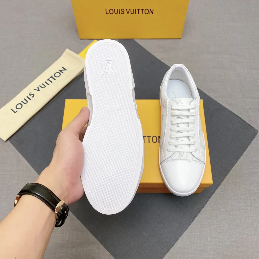 p360 LV men's shoes, casual shoes, sneakers, an international high-end brand, this model is the official classic model, 1:1 quality, made by famous manufacturers, made of Italian cowhide ➕PVC presbyoplasty material, perfect last shape, generous and fashionable design, attracting many consumers, top-grade cowhide inside, made of cowhide: what you want is high quality; dear friends, don't miss to forward the picture, the code number is 38_44 optional, No. 019